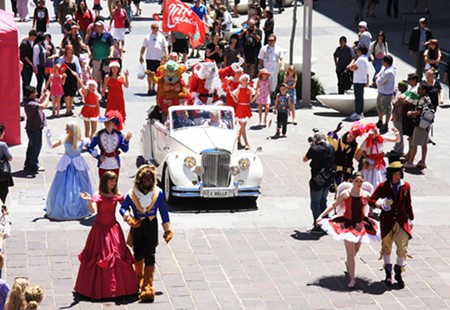 belle-classic-jaguar-for-santa limousine hire Perth