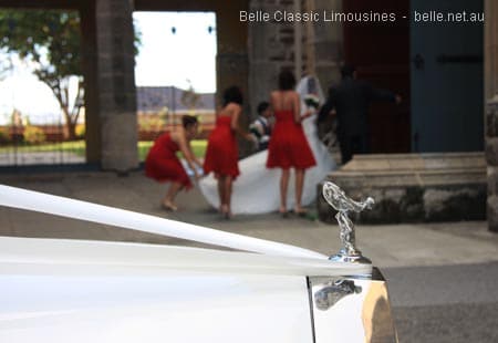 Ivory ribbon is a classic wedding car decoration